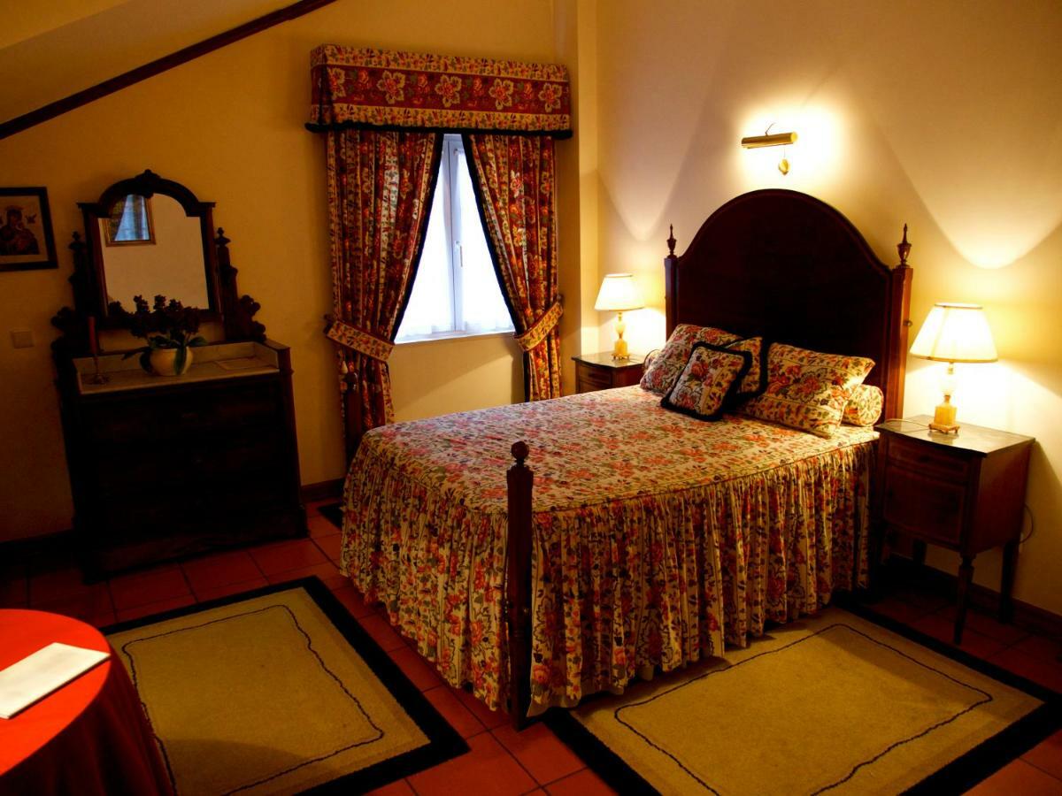 トーレス・ノーヴァス Casa Dos Arrabidosゲストハウス エクステリア 写真